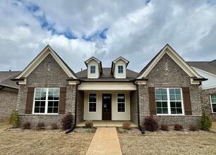 Building Photo - 582 Bolivar Dr