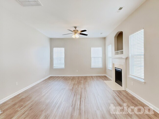 Foto del edificio - 4493 Paula Dr