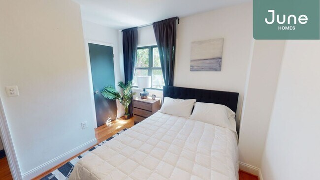Foto del edificio - Twin room in 5-bed/3.5-bath Home