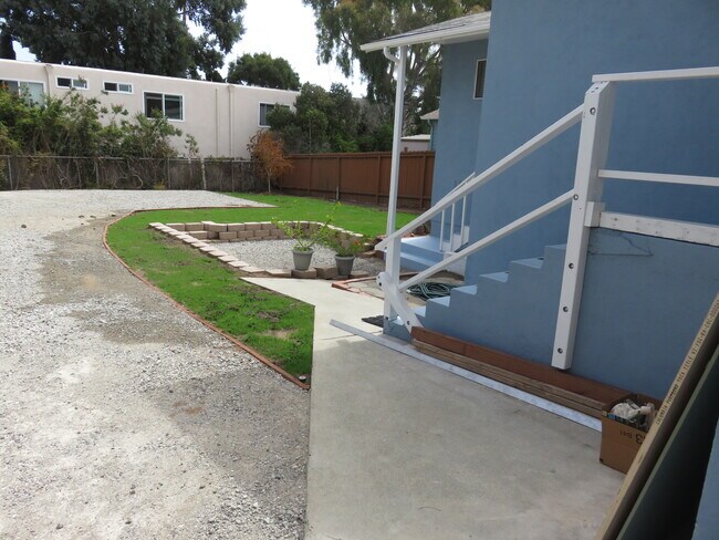 entertainment area - 3468 Garfield St