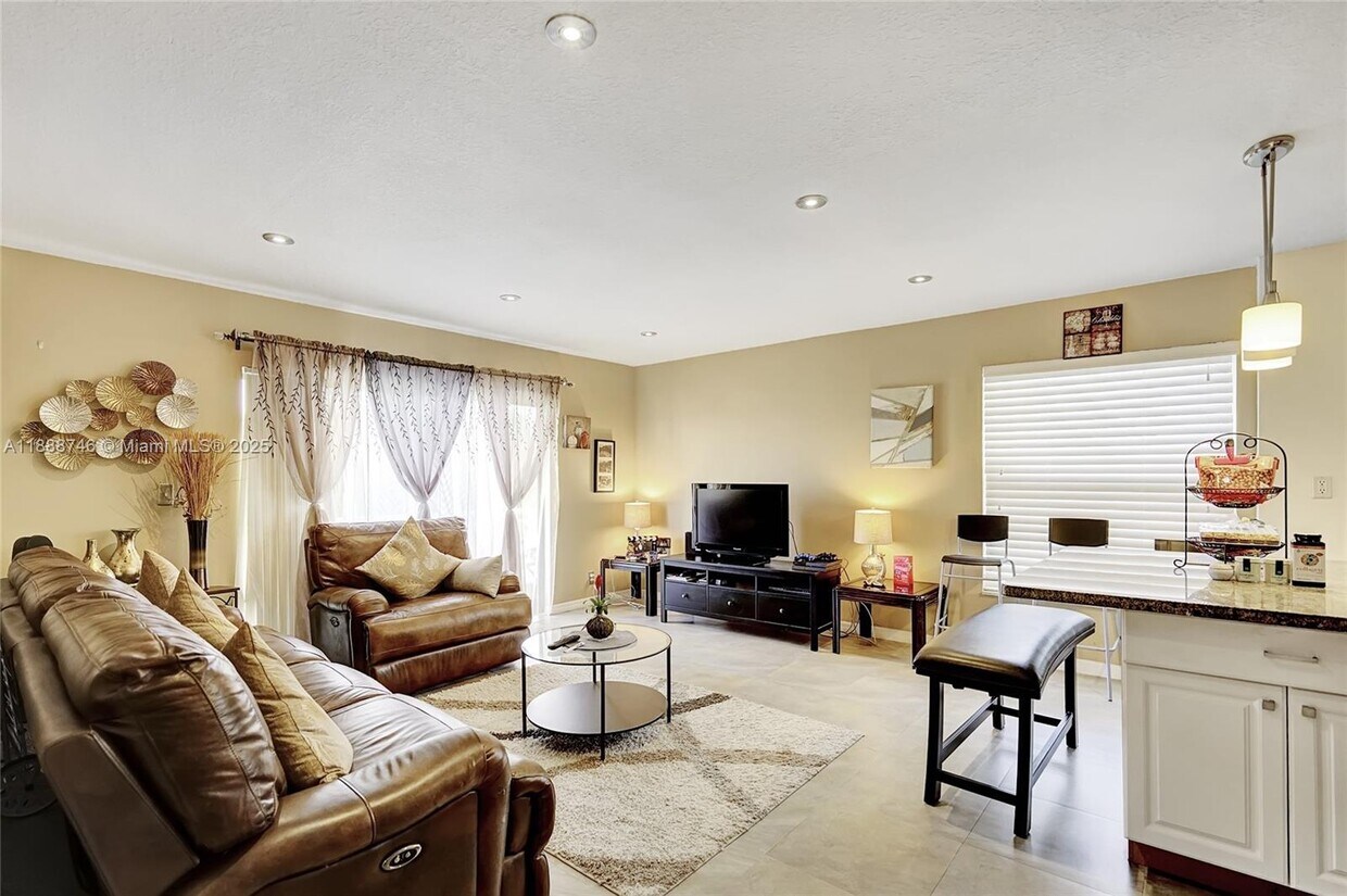 Foto principal - 505 S Pine Island Rd