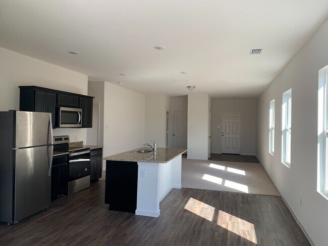Building Photo - House For Lease in Forney