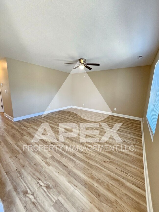 Foto del edificio - AVALON TOWNHOMES – LIKE NEW - 2 Bd/2.5 Ba Townhome off Topside Road with convenient access to Mar...