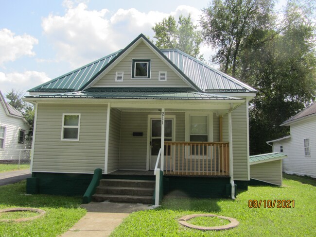 Building Photo - 211 Wilson Ave