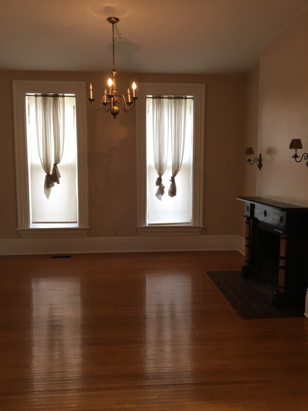 Foto principal - 302 Perrin Ave
