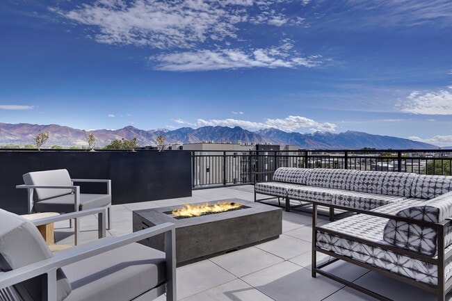 Outdoor Patio with Firepit - The Whitney