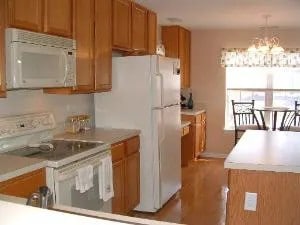 Kitchen - 2516 Camberley Cir