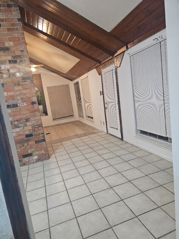 Foto del edificio - 4011 Alshire Dr