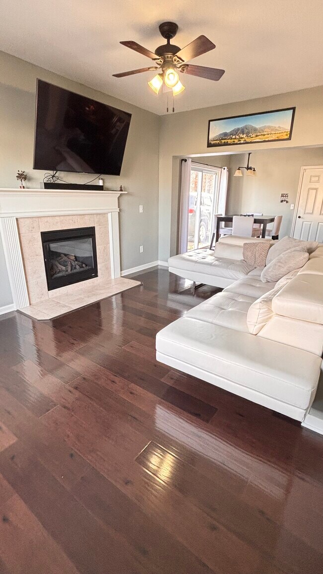 Foto del edificio - 6185 Prairiefire Ave