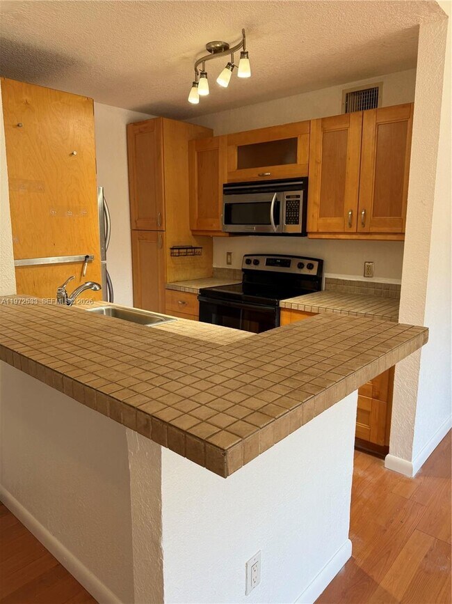 Foto del edificio - 4421 W McNab Rd