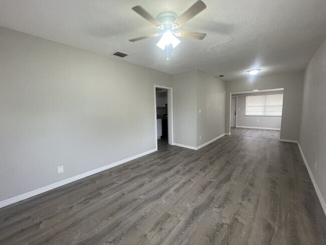 Foto del edificio - 1145 Edgemoor Ave