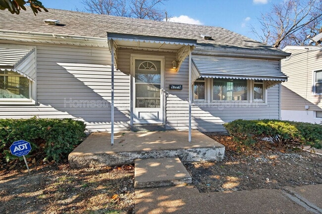 Building Photo - 6029 Evergreen Blvd