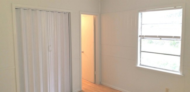 Building Photo - 2319 Banita St