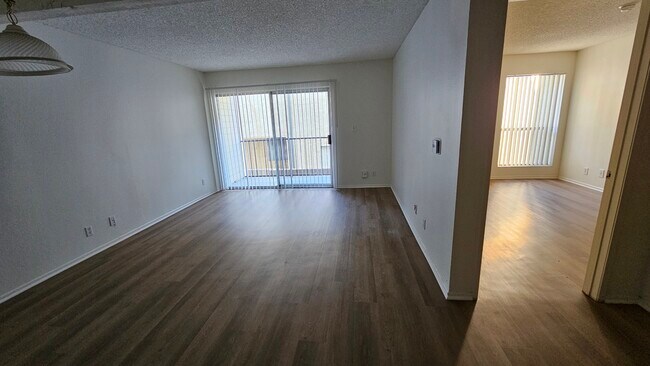 Foto del edificio - 7025 Vassar Ave
