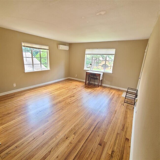 Foto del edificio - 1434 Lawson St