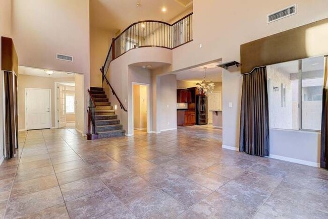 Building Photo - Beautiful 3 bedroom