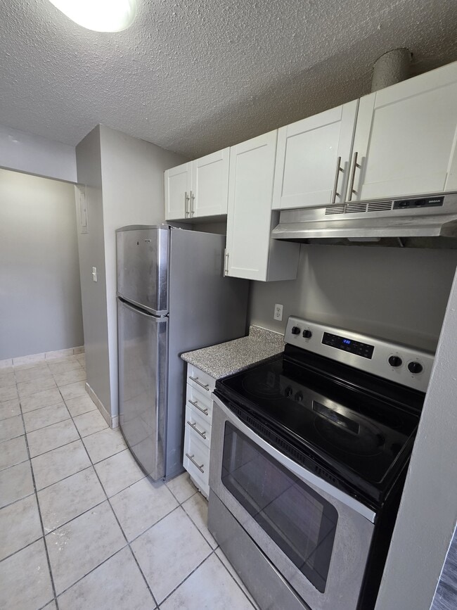 Building Photo - 93 Westwood Dr