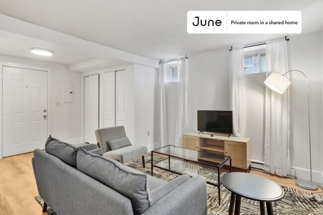 Foto del edificio - Room in Shared 3 bed/1 bath home
