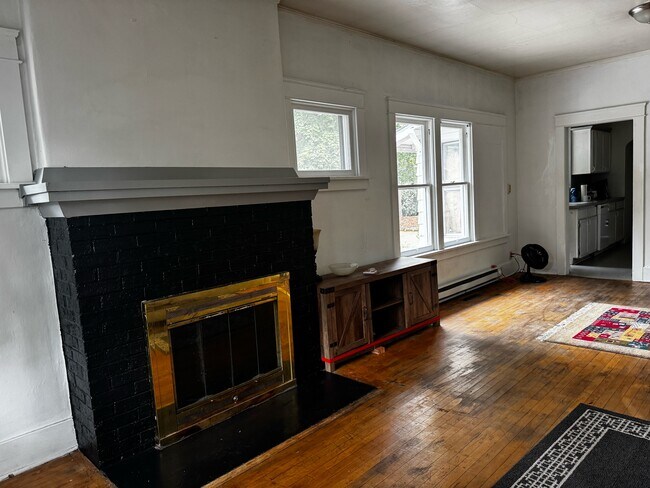 Foto del edificio - 810 NE Michigan St