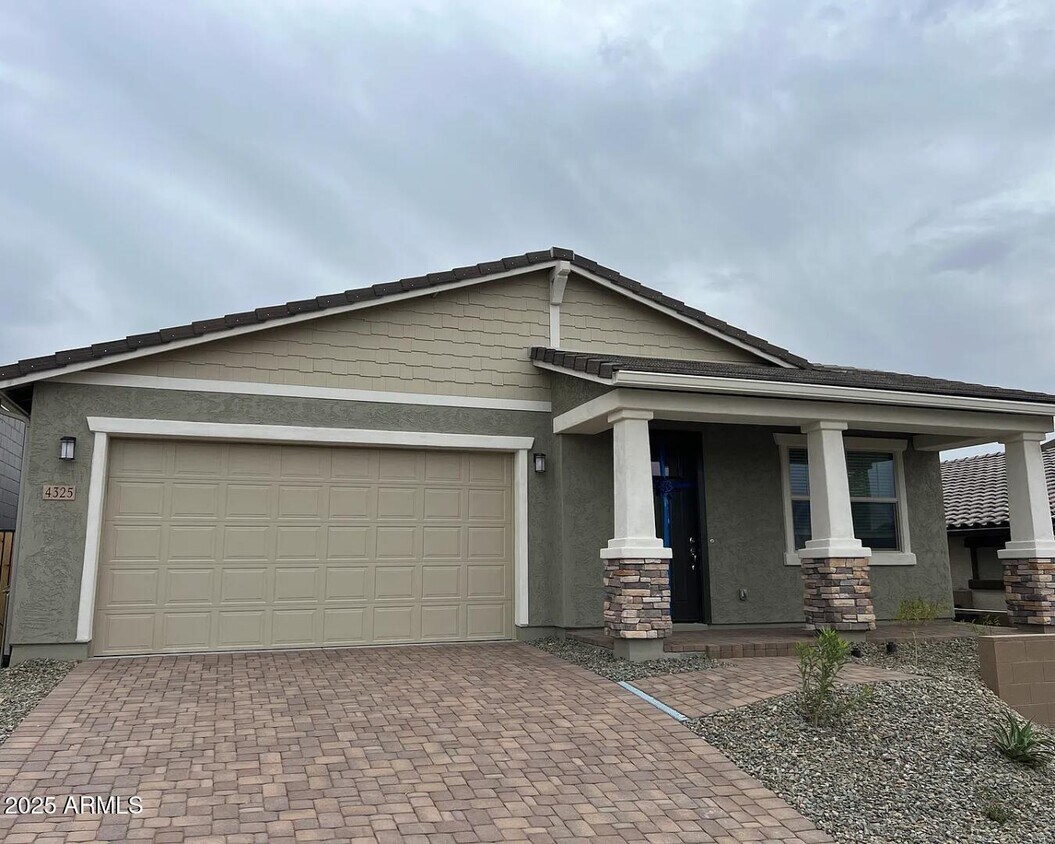 Foto principal - 4325 W Acorn Valley Trail