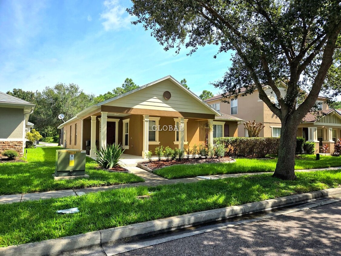 Majestic 4-Bed, 2-Bath Home in Avalon Park... - Majestic 4-Bed, 2-Bath Home in Avalon Park...