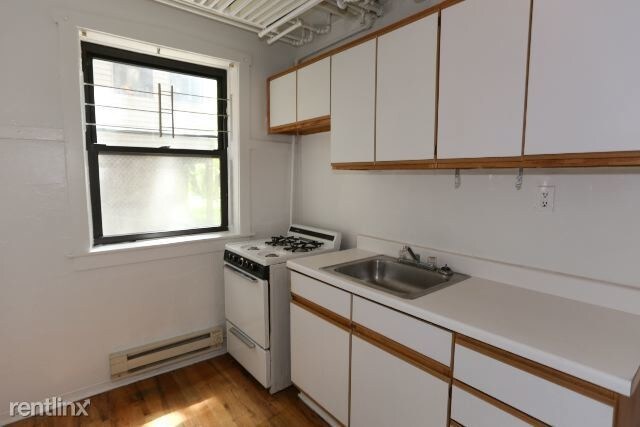 Foto del edificio - 713 W Brompton Ave