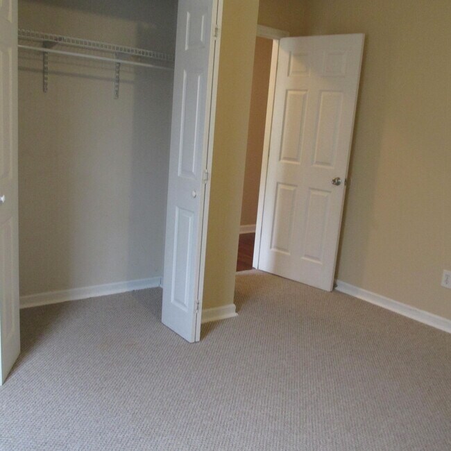 Building Photo - 125 Bur Oaks Blvd