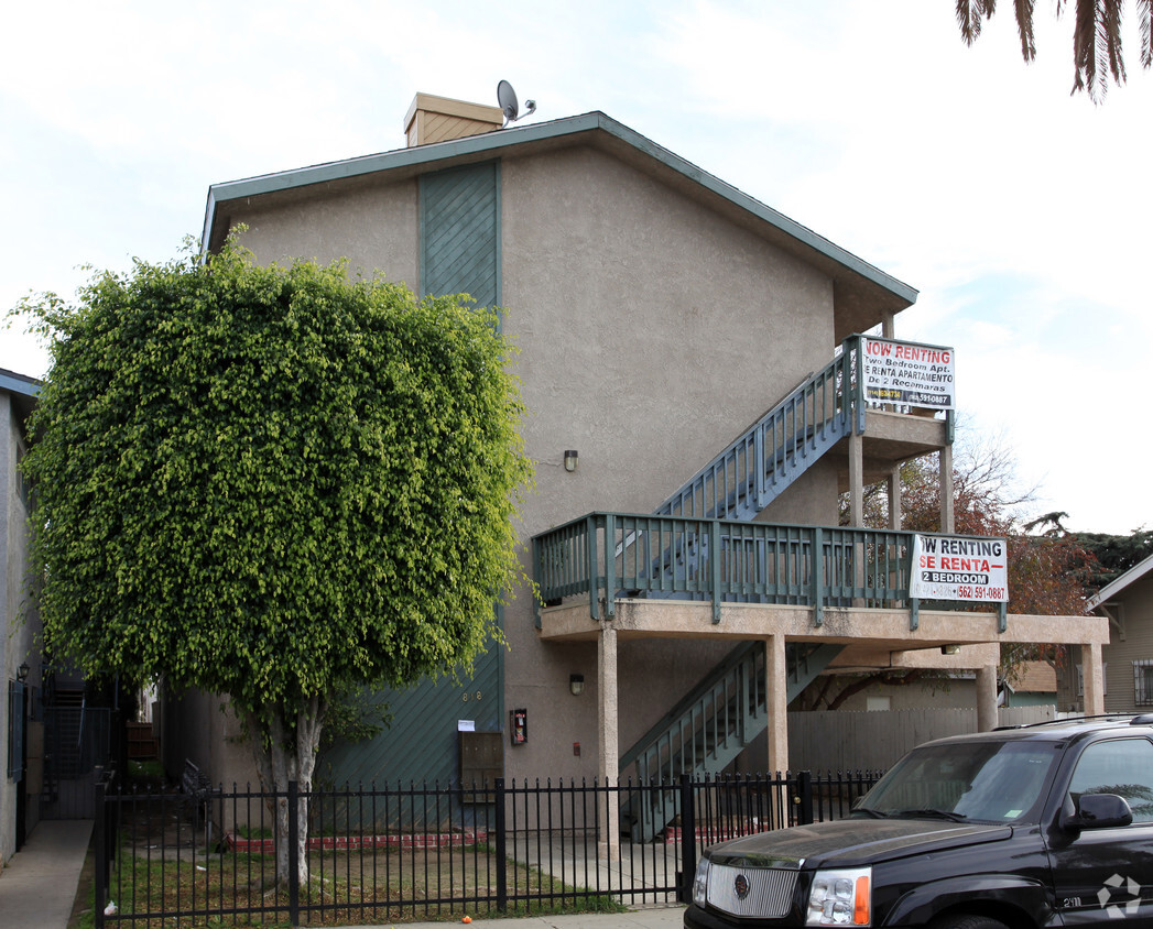 Building Photo - 818 Gardenia Ave
