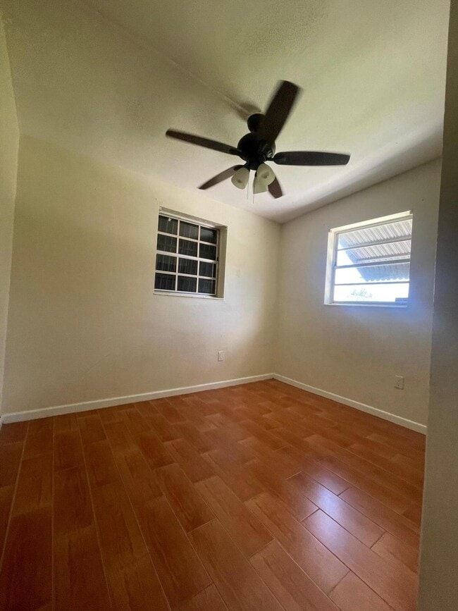 Building Photo - 843 Hibiscus Dr