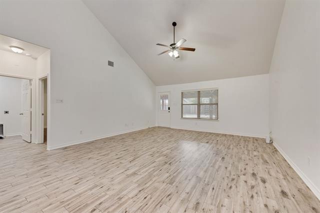 Foto del edificio - 1816 Castle Creek Dr