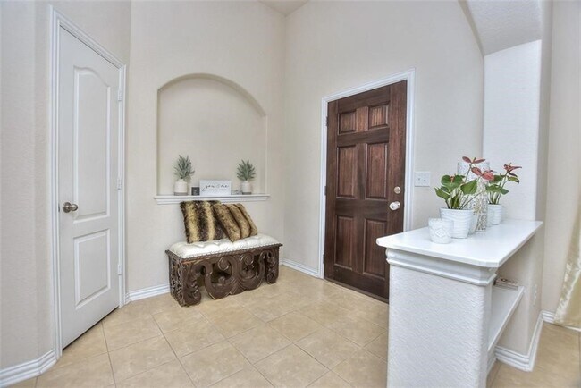 Foto del edificio - 8072 Bassano Dr