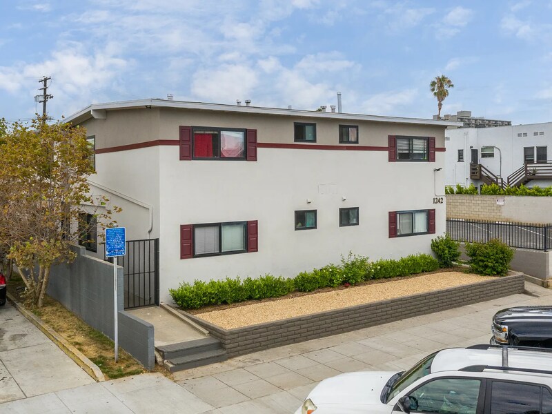 Foto principal - 1242 Cedar Ave
