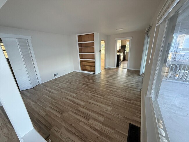 Foto del edificio - Unit with gorgeous water view in Bremerton.