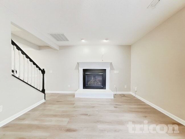 Building Photo - 226 Linden Rd