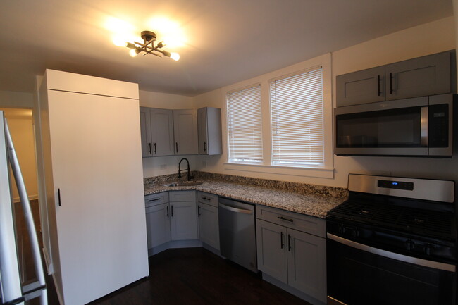 Building Photo - 2242 S Spaulding Ave