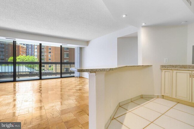 Foto del edificio - 3800 Fairfax Dr