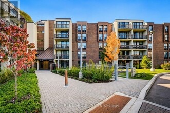 Building Photo - 20 Fashion Roseway