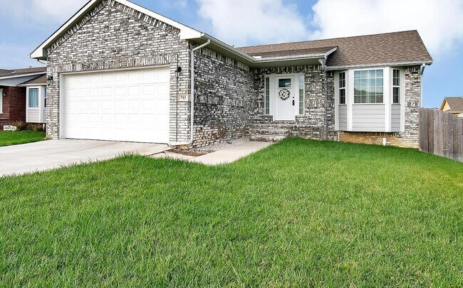 Foto del edificio - 715 Cherrywood Cir