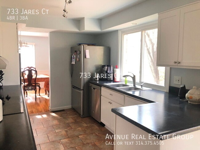 Building Photo - 733 Jares Ct