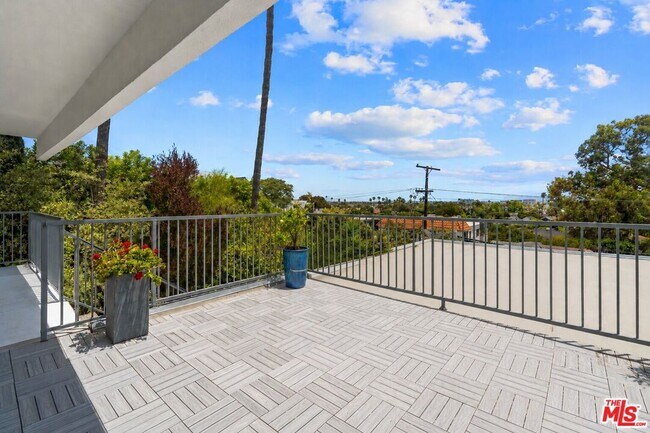 Foto del edificio - 631 Pier Ave