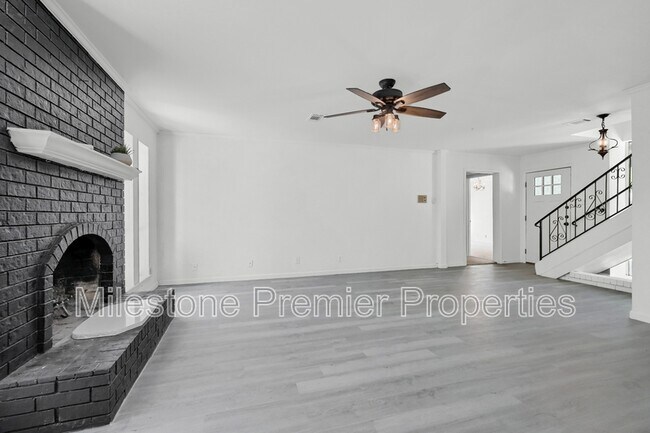 Foto del edificio - 2213 Ridgewood Dr