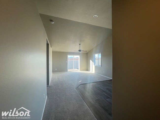 Foto del edificio - Charming 3BD/2BA House for Rent in West Valley