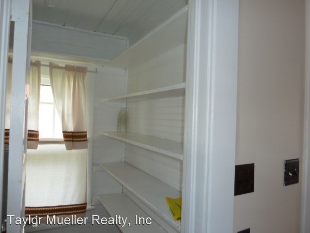 Building Photo - 2 br, 1 bath House - 108 E Cypress Street