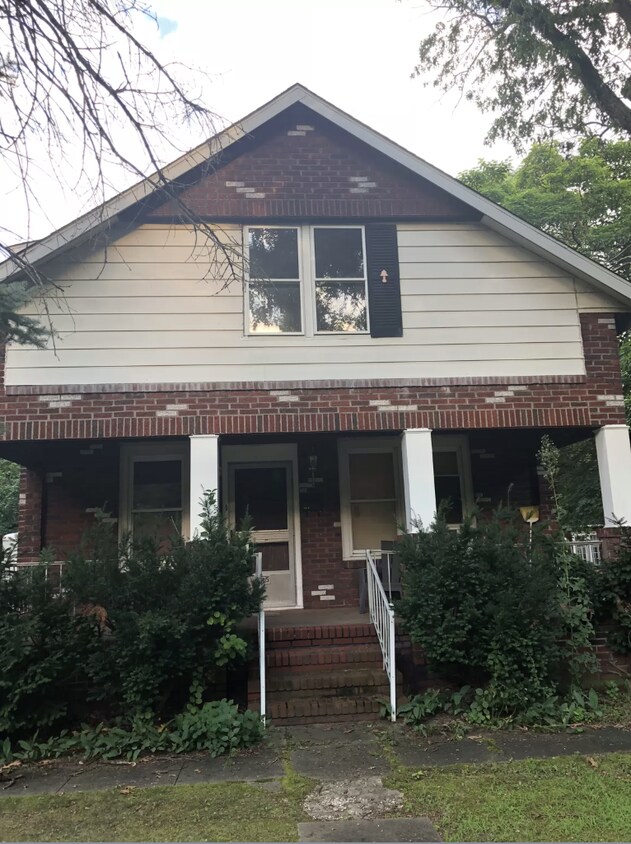 Primary Photo - 805 Kayser Ave