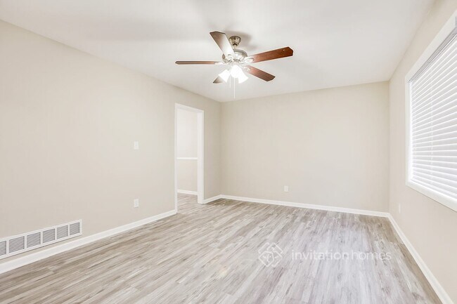 Building Photo - 433 Fond Du Lac Dr