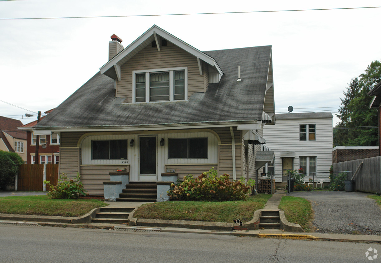 Building Photo - 2505 Washington St SE