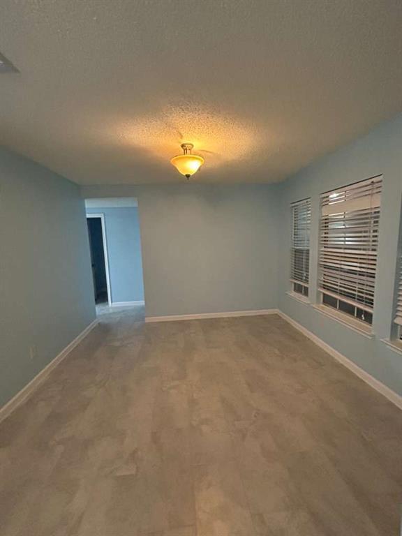 Foto del edificio - 1006 Quail Valley Dr