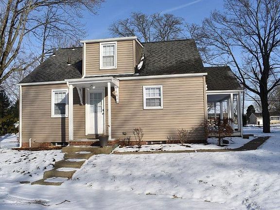 Building Photo - 1138 Applegrove St NE