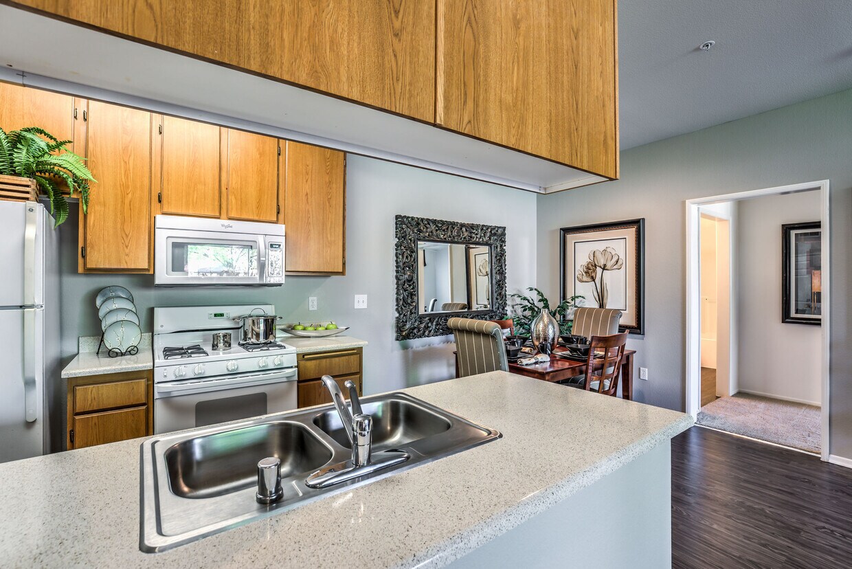 Mission Grove Park Apartments in Riverside, CA Westside Rentals