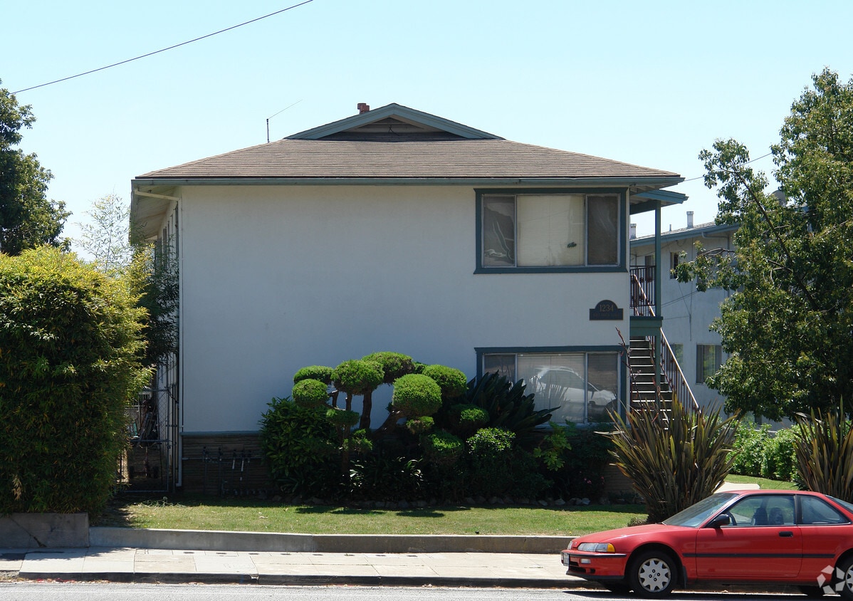 Primary Photo - Haskins Apartments